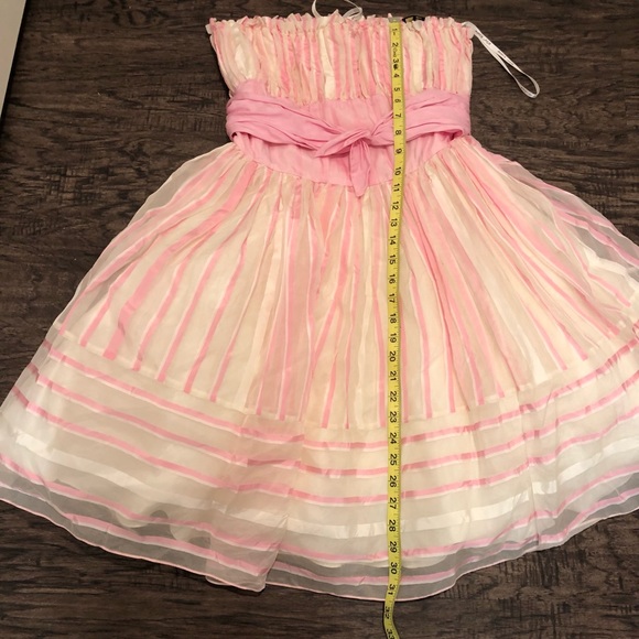 ❌Sold❌ Pink and White Betsey Johnson Dress GUC - Picture 6 of 10